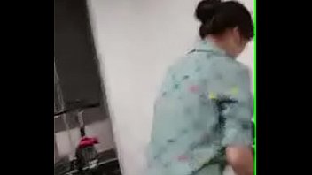 Gym Xong Bị Anh Huấn Luyện Viên Dắt Em Gái Vào Phòng Thay đồ địt Nhau Phê Lòi Kèn