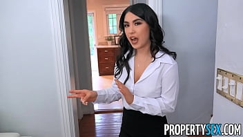Cô Nhân Viên Bất động Sản Châu Á Nhỏ Nhắn Mê Mẩn Hàng Khủng Của Khách Vip